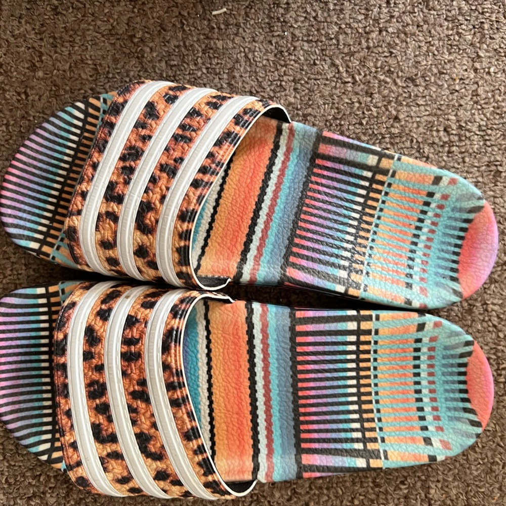 Sandals - Picture 3 of 4